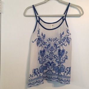 SOLD🚫 Delicate white and blue camisole Size S